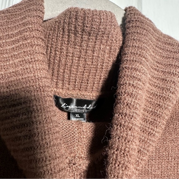 Line And Dot Stripe‎ Turtleneck Pullover NWT - Picture 4 of 4